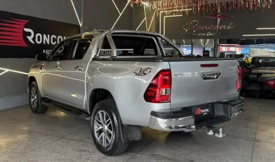 TOYOTA-HILUX-2015
