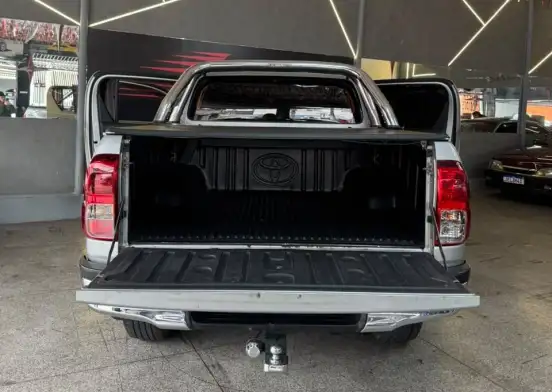 TOYOTA-HILUX-2015