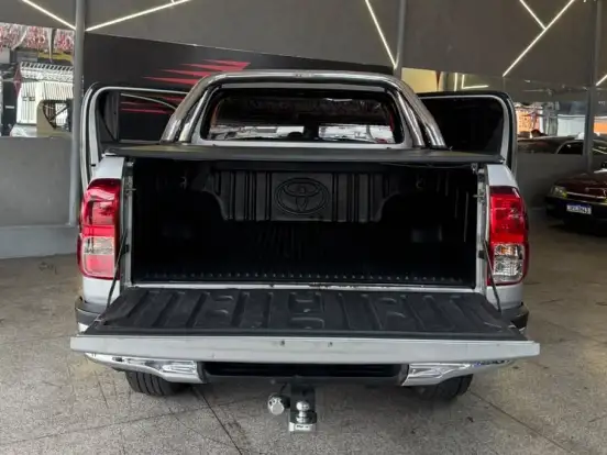 TOYOTA-HILUX-2.8 SRX 4X4 CD 16V DIESEL 4P AUTOMÁTICO TOYOTA-HILUX-2015