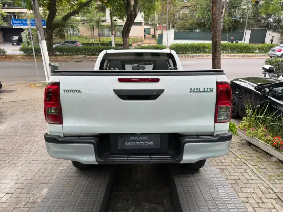 TOYOTA-HILUX-2.8 STD 4X4 CD 16V DIESEL 4P MANUAL TOYOTA-HILUX-2019