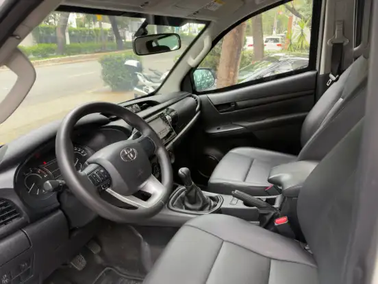 TOYOTA-HILUX-2019