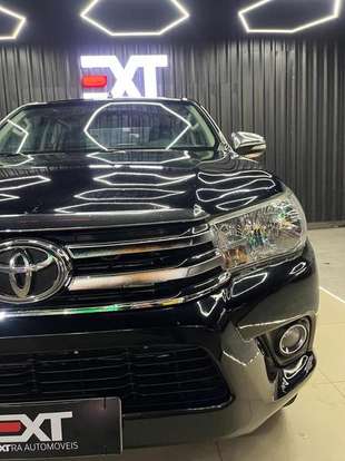 TOYOTA-HILUX-2016