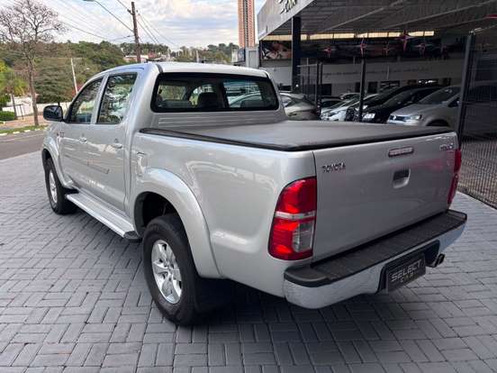 TOYOTA-HILUX-2014