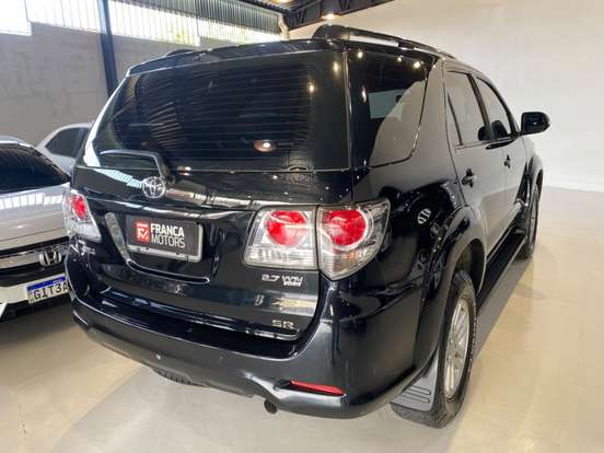 TOYOTA-HILUX-2.7 SR 4X2 CD 16V FLEX 4P AUTOMÁTICO TOYOTA-HILUX-2013