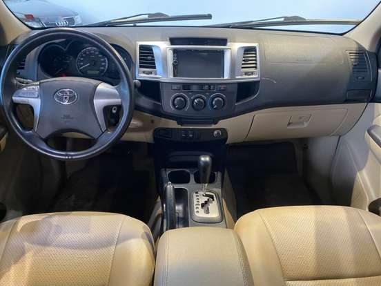 TOYOTA-HILUX-2.7 SR 4X2 CD 16V FLEX 4P AUTOMÁTICO TOYOTA-HILUX-2013