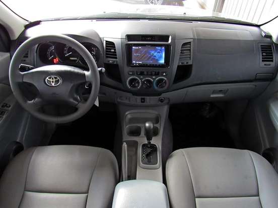 TOYOTA-HILUX-2009