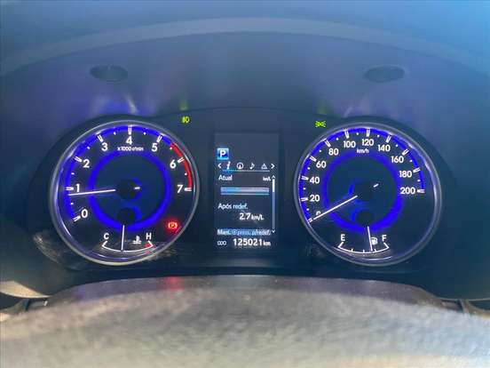 TOYOTA-HILUX-2019