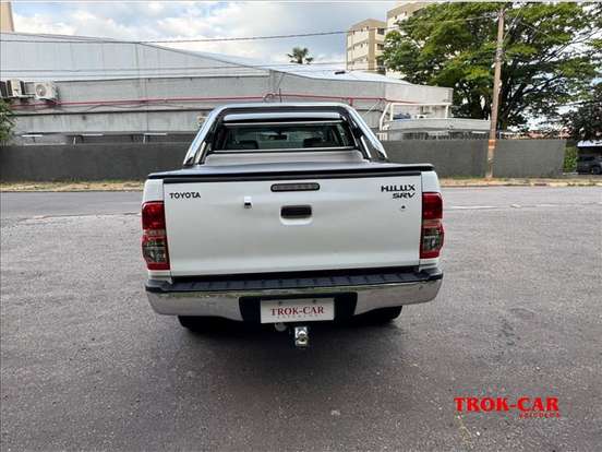 TOYOTA-HILUX-2.7 SRV 4X4 CD 16V FLEX 4P AUTOMÁTICO TOYOTA-HILUX-2014
