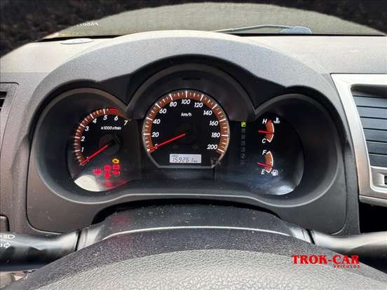 TOYOTA-HILUX-2014