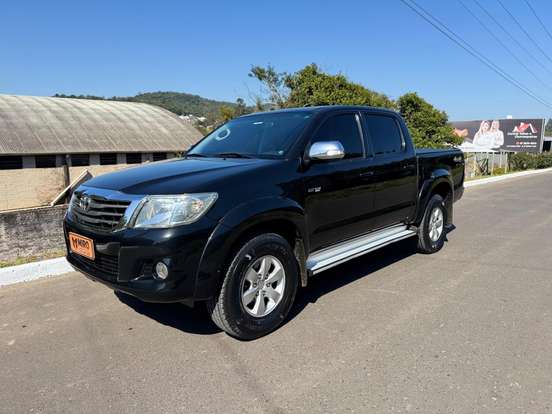 TOYOTA-HILUX-2012