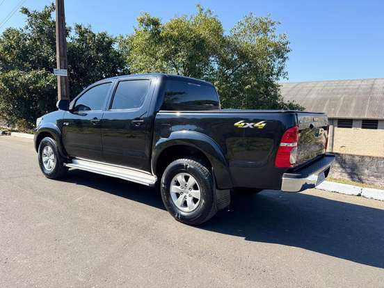 TOYOTA-HILUX-2.7 SRV 4X4 CD 16V FLEX 4P AUTOMÁTICO TOYOTA-HILUX-2012
