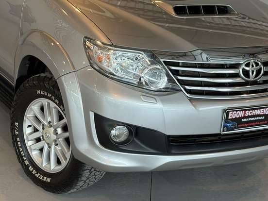 TOYOTA-HILUX-2.7 SRV 4X4 CD 16V FLEX 4P AUTOMÁTICO TOYOTA-HILUX-2015