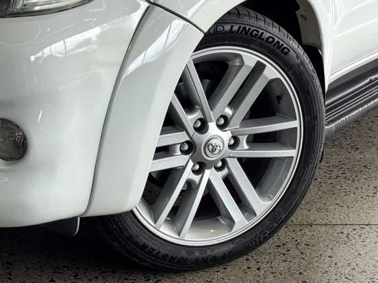 TOYOTA-HILUX-2014