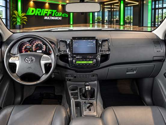 TOYOTA-HILUX-2.7 SRV 4X4 CD 16V FLEX 4P AUTOMÁTICO TOYOTA-HILUX-2014