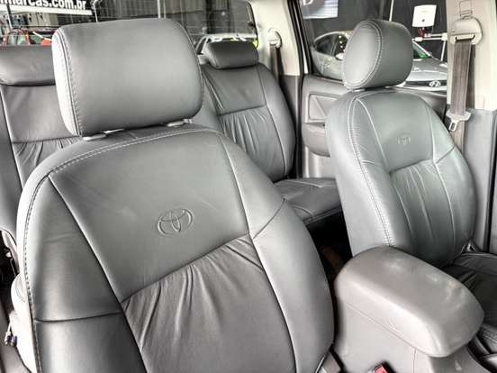 TOYOTA-HILUX-2014
