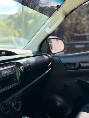 TOYOTA-HILUX-2019