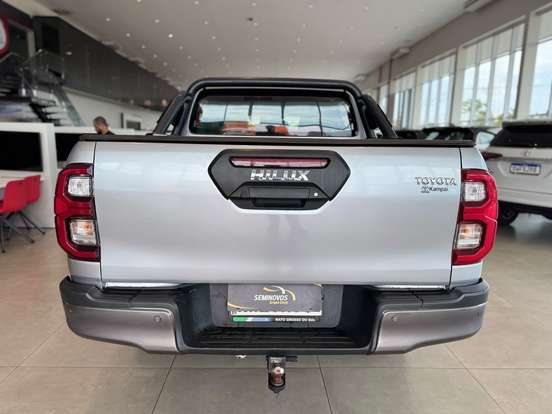 TOYOTA-HILUX-2.8 D-4D TURBO DIESEL CD CONQUEST 4X4 AUTOMÁTICO TOYOTA-HILUX-2023