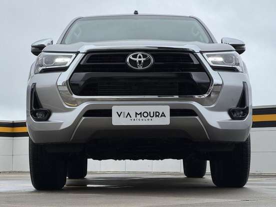 TOYOTA-HILUX-2025