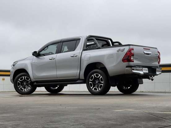 TOYOTA-HILUX-2025