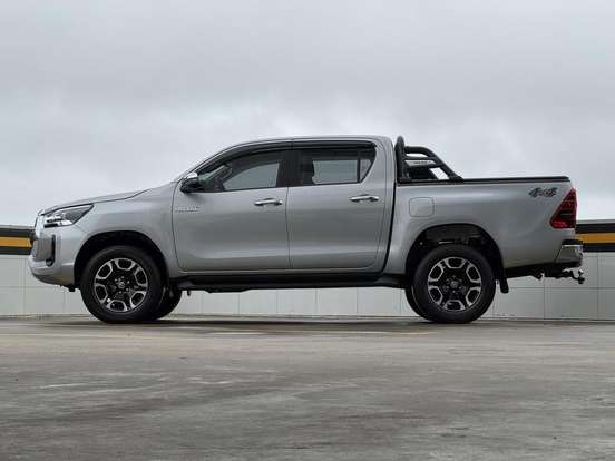 TOYOTA-HILUX-2025