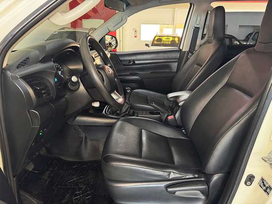 TOYOTA-HILUX-2.8 D-4D TURBO DIESEL CD POWER PACK 4X4 MANUAL TOYOTA-HILUX-2022