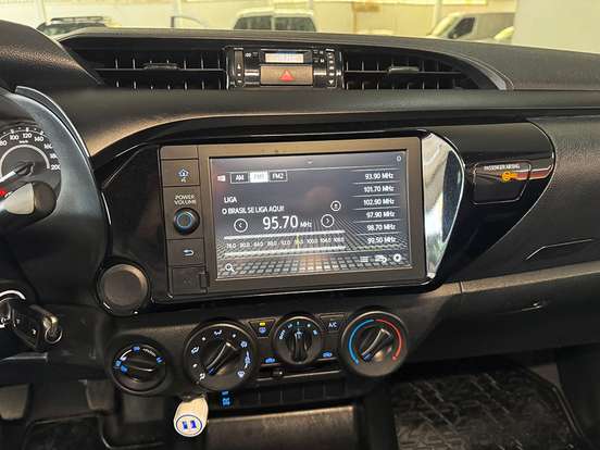 TOYOTA-HILUX-2022
