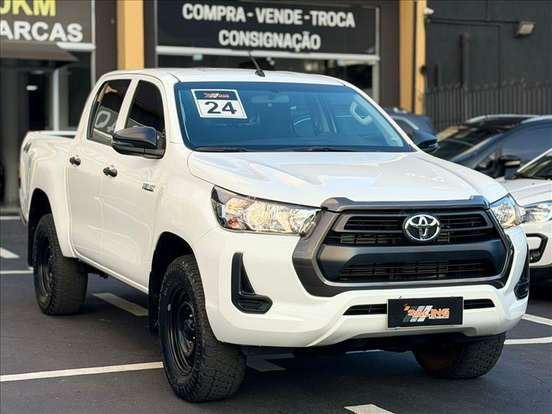 TOYOTA-HILUX-2023