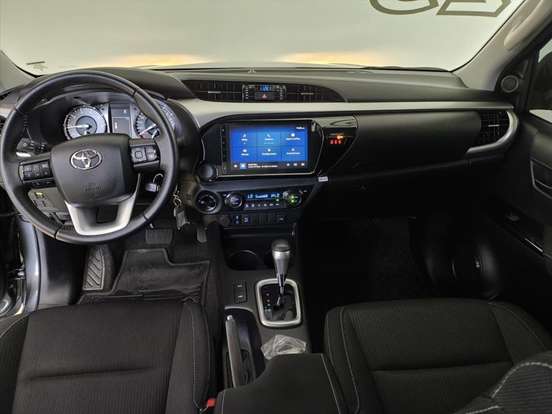 TOYOTA-HILUX-2.8 D-4D TURBO DIESEL CD SR 4X4 AUTOMÁTICO TOYOTA-HILUX-2024
