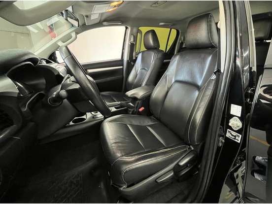 TOYOTA-HILUX-2.8 D-4D TURBO DIESEL CD SR 4X4 AUTOMÁTICO TOYOTA-HILUX-2021