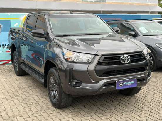 TOYOTA-HILUX-2.8 D-4D TURBO DIESEL CD SR 4X4 AUTOMÁTICO TOYOTA-HILUX-2024