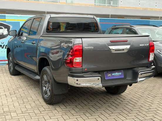 TOYOTA-HILUX-2.8 D-4D TURBO DIESEL CD SR 4X4 AUTOMÁTICO TOYOTA-HILUX-2024