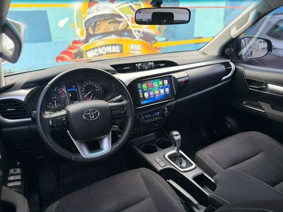 TOYOTA-HILUX-2024