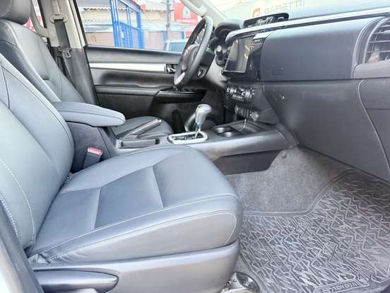 TOYOTA-HILUX-2024
