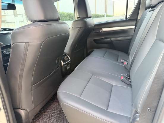 TOYOTA-HILUX-2.8 D-4D TURBO DIESEL CD SRV 4X4 AUTOMÁTICO TOYOTA-HILUX-2024