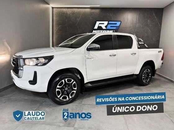 TOYOTA HILUX 2.8 D-4D TURBO DIESEL CD SRV 4X4 AUTOMÁTICO