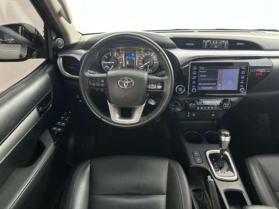 TOYOTA-HILUX-2022