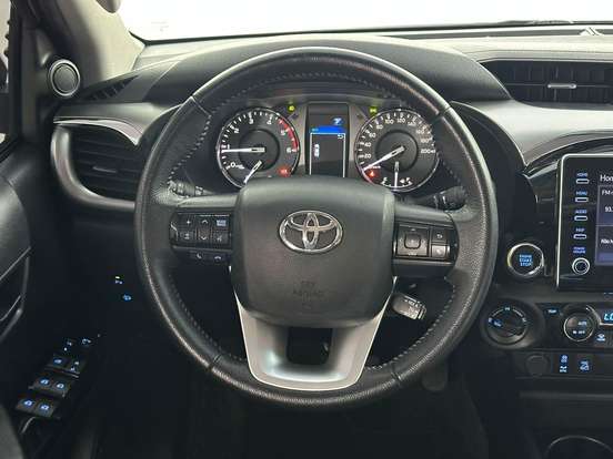 TOYOTA-HILUX-2022