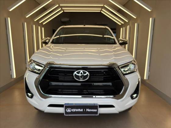 TOYOTA HILUX 2.8 D-4D TURBO DIESEL CD SRV 4X4 AUTOMÁTICO