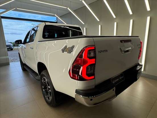 TOYOTA-HILUX-2026
