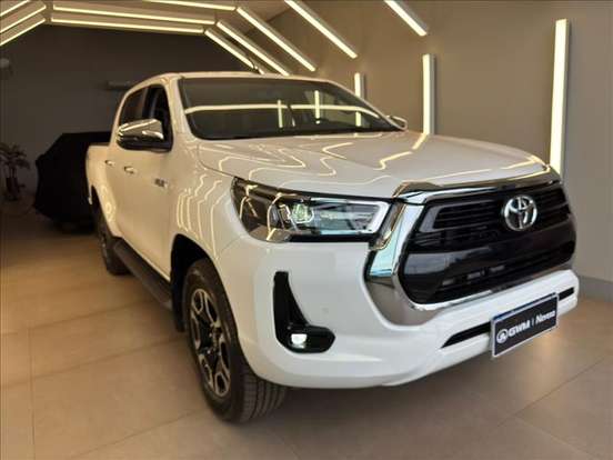 TOYOTA-HILUX-2026