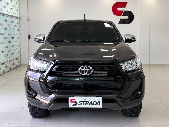 TOYOTA HILUX 2.8 D-4D TURBO DIESEL CD SRV 4X4 AUTOMÁTICO