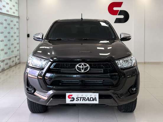 TOYOTA-HILUX-2.8 D-4D TURBO DIESEL CD SRV 4X4 AUTOMÁTICO TOYOTA-HILUX-2022