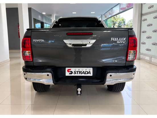 TOYOTA-HILUX-2022