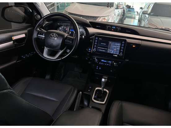 TOYOTA-HILUX-2.8 D-4D TURBO DIESEL CD SRV 4X4 AUTOMÁTICO TOYOTA-HILUX-2022