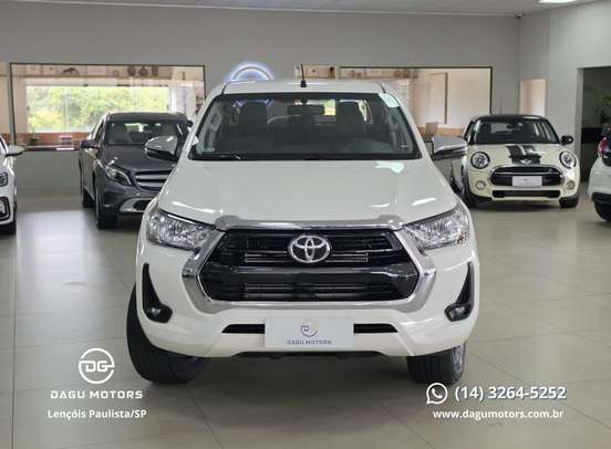 TOYOTA-HILUX-2.8 D-4D TURBO DIESEL CD SRV 4X4 AUTOMÁTICO TOYOTA-HILUX-2022