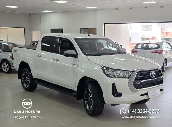 TOYOTA-HILUX-2.8 D-4D TURBO DIESEL CD SRV 4X4 AUTOMÁTICO TOYOTA-HILUX-2022