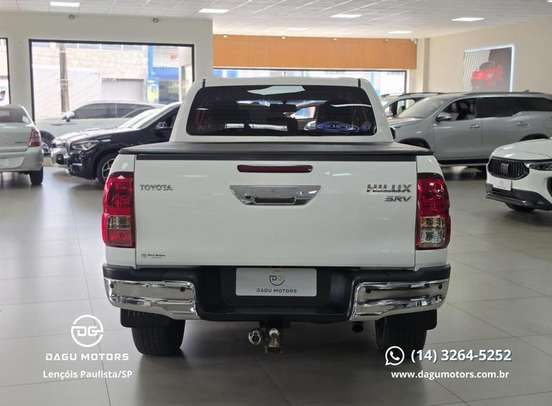 TOYOTA-HILUX-2022