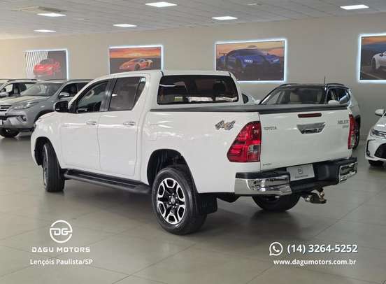 TOYOTA-HILUX-2.8 D-4D TURBO DIESEL CD SRV 4X4 AUTOMÁTICO TOYOTA-HILUX-2022