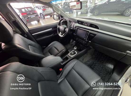 TOYOTA-HILUX-2022