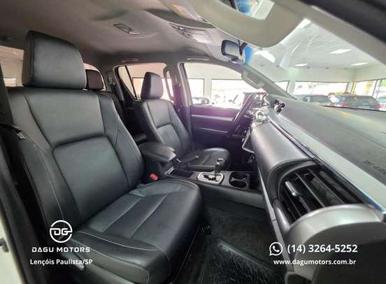 TOYOTA-HILUX-2022
